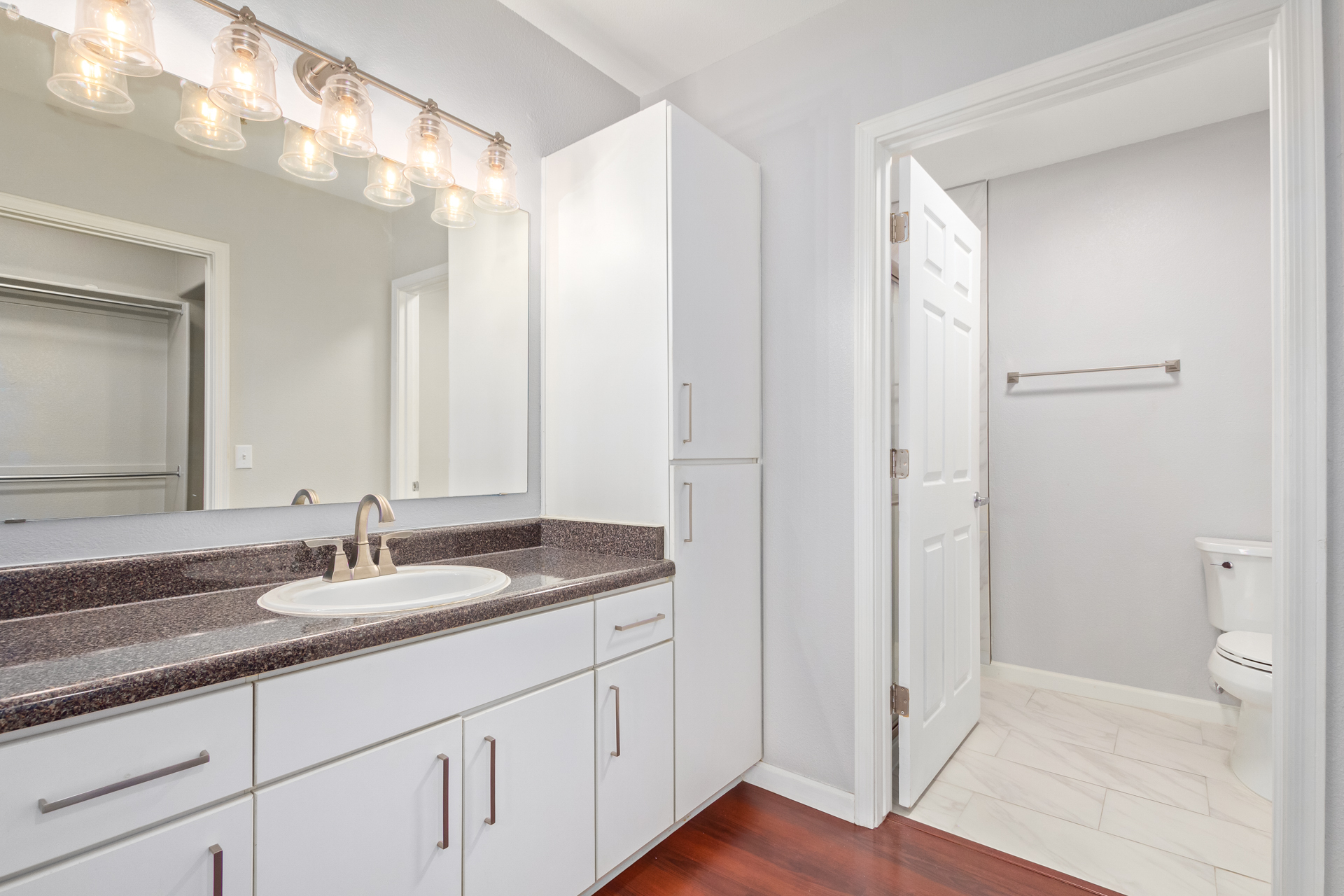 Master Bathroom - 1295 N Ash St