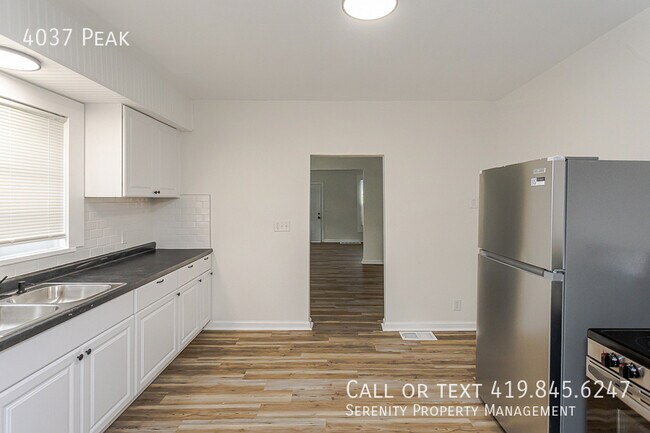 Building Photo - 4037 Peak-