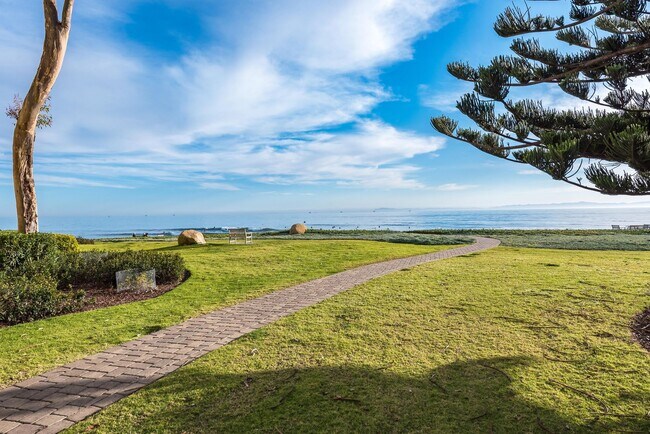 Building Photo - Unfurnished Spacious Montecito Shores 1700...