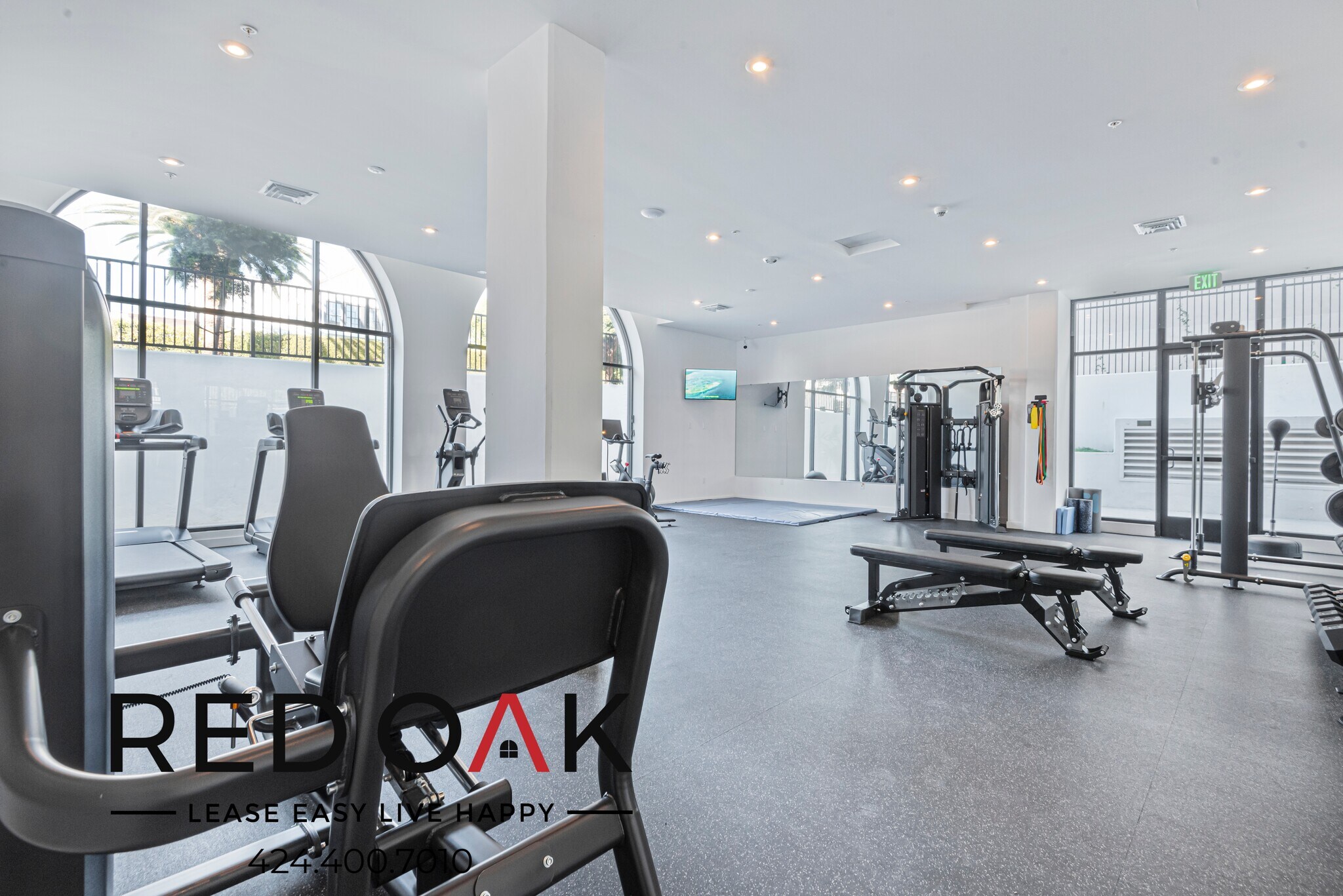 Building Photo - 1860 N Western Ave