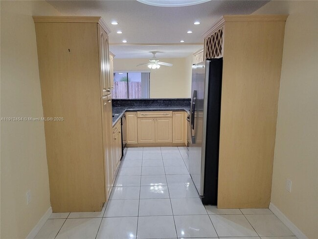 Building Photo - 2750 N 34th Ave