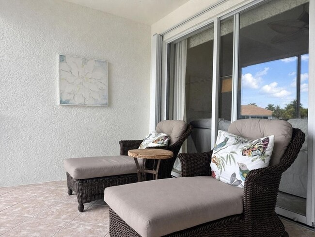 Building Photo - Beautifully furnished 2-bedroom and den, 2-bath in Sterlling Oak