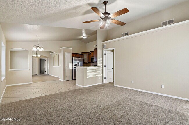 Building Photo - 732 Desert Sage Dr