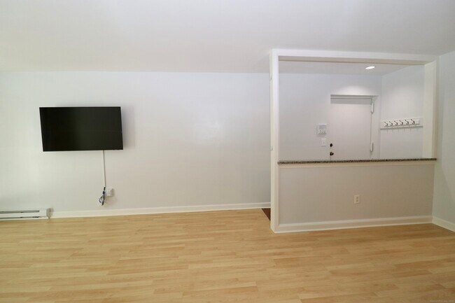 Building Photo - 86 Buddington Rd