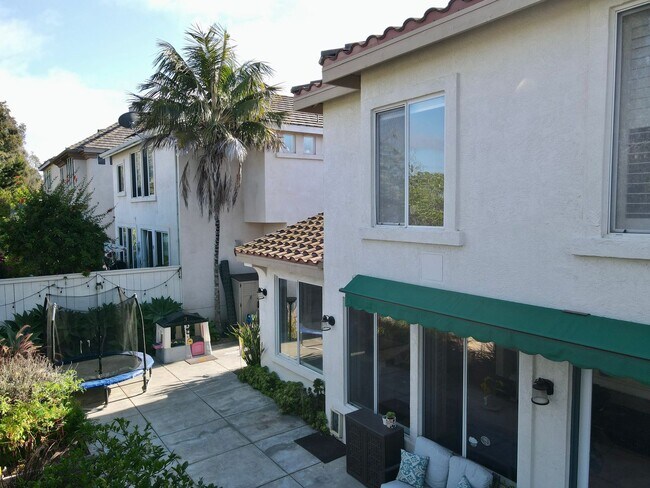 Building Photo - Spectacular Home in the Heart of Encinitas