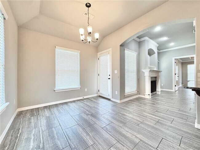 Building Photo - 4687 W Croft Dr