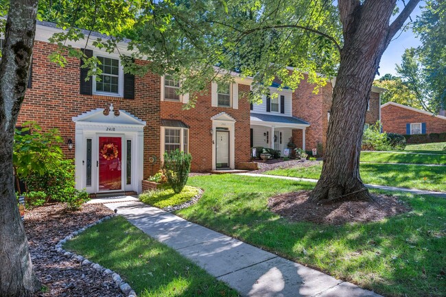 Building Photo - NW – Large Brick Two Story Townhome, Fire ...