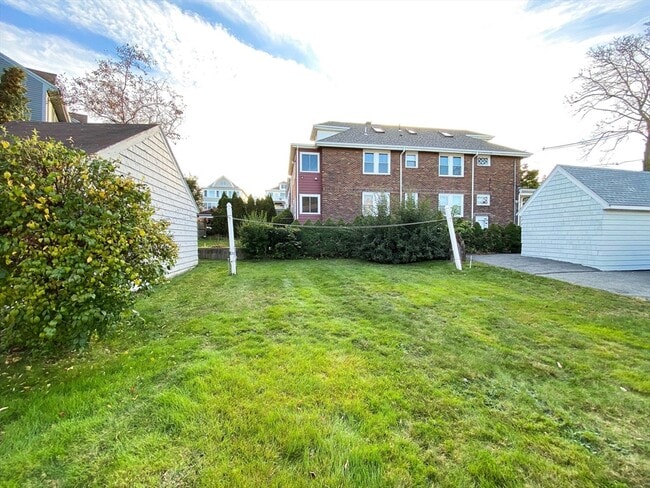 Building Photo - 143 Shore Dr