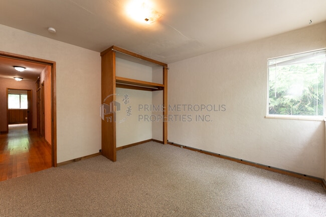 Building Photo - 11322 Exeter Ave NE
