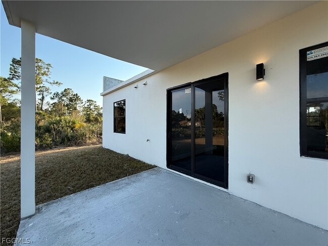 Building Photo - 133 Nacelle Ave S