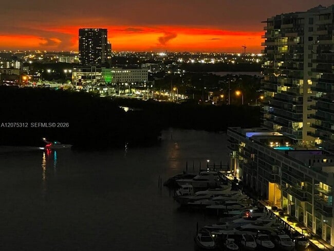 Building Photo - 16500 Collins Ave