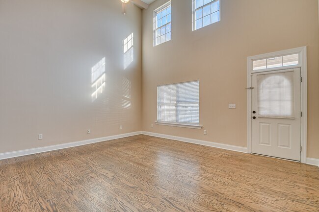 Building Photo - 200 Kline St NW