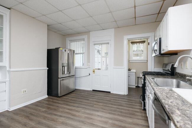 Building Photo - 64 Harding Rd