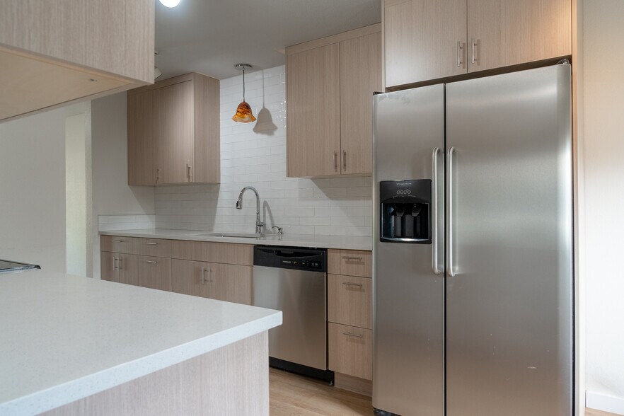 Building Photo - 21511 4th Ave W