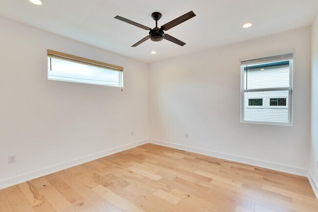 Building Photo - 5816 Harold Ct
