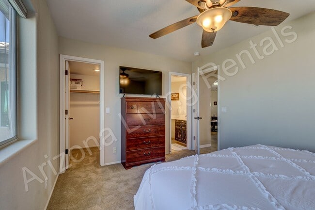 Building Photo - 2450 Angler Dr