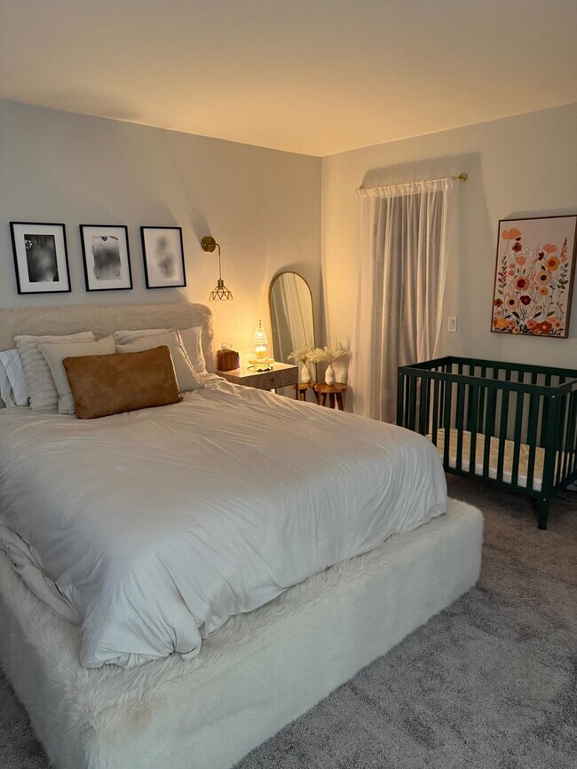 Building Photo - PAL