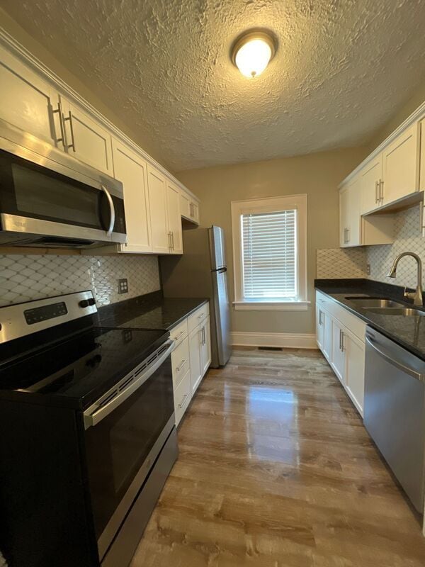 Building Photo - 931-933 E. Whittier Street