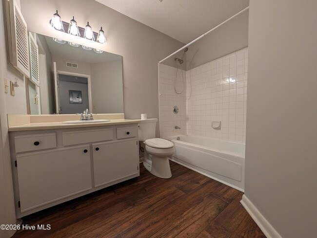 Building Photo - 1203 Wilshire Cir