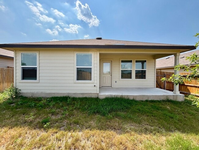 Building Photo - Welcome home to this Charming smart home f...