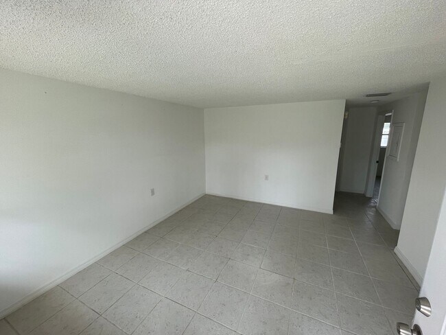 Building Photo - 5313 Avery Rd