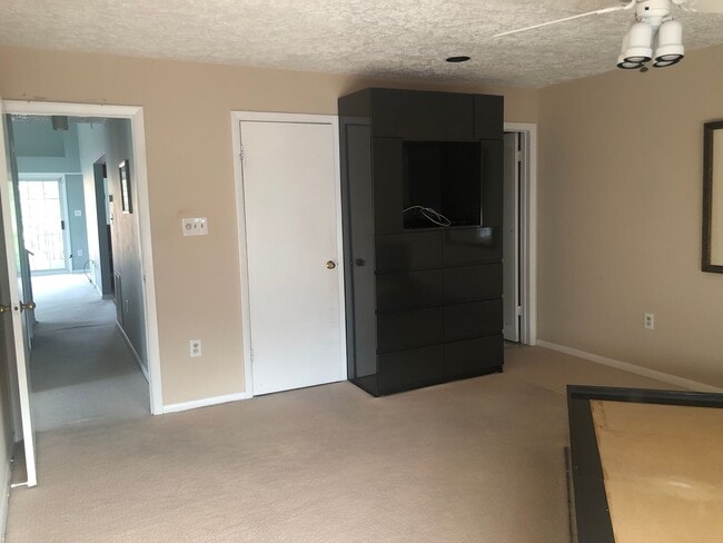 Building Photo - 2 Bedroom 2 Bathroom + loft luxury Condo f...