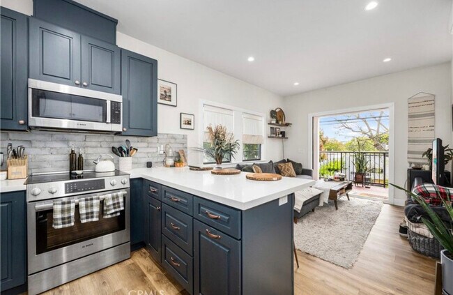 Building Photo - 241 Bennett Ave