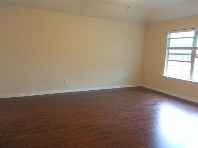 Building Photo - 2209 Sun Creek Dr