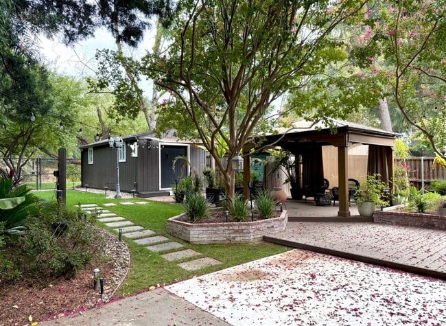 Building Photo - 2338 La Lima Way