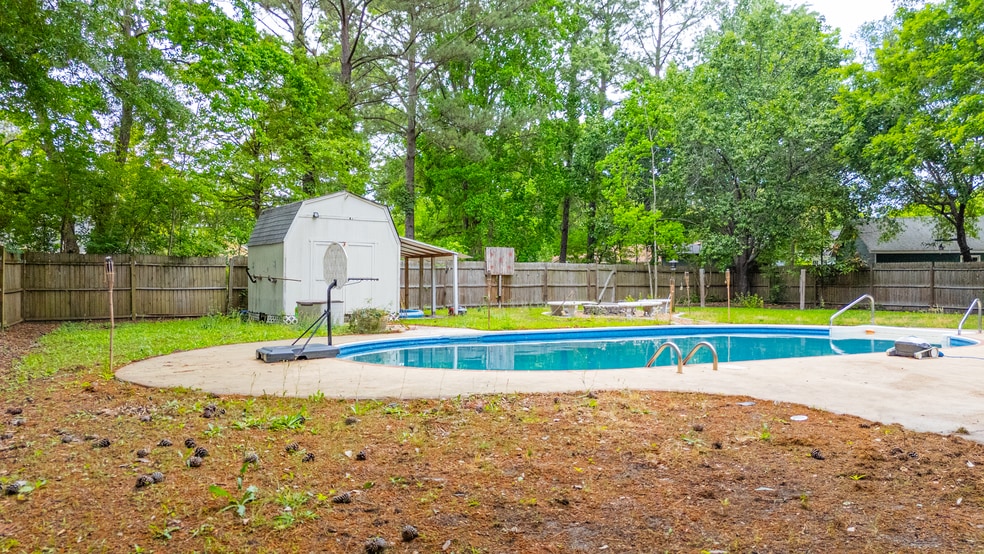 Building Photo - 8183 Courtwood Rd