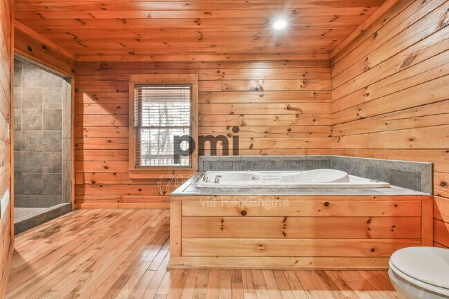 Building Photo - 461 River Estates Rd