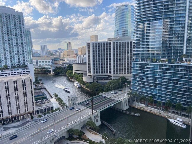 Building Photo - 465 Brickell Ave