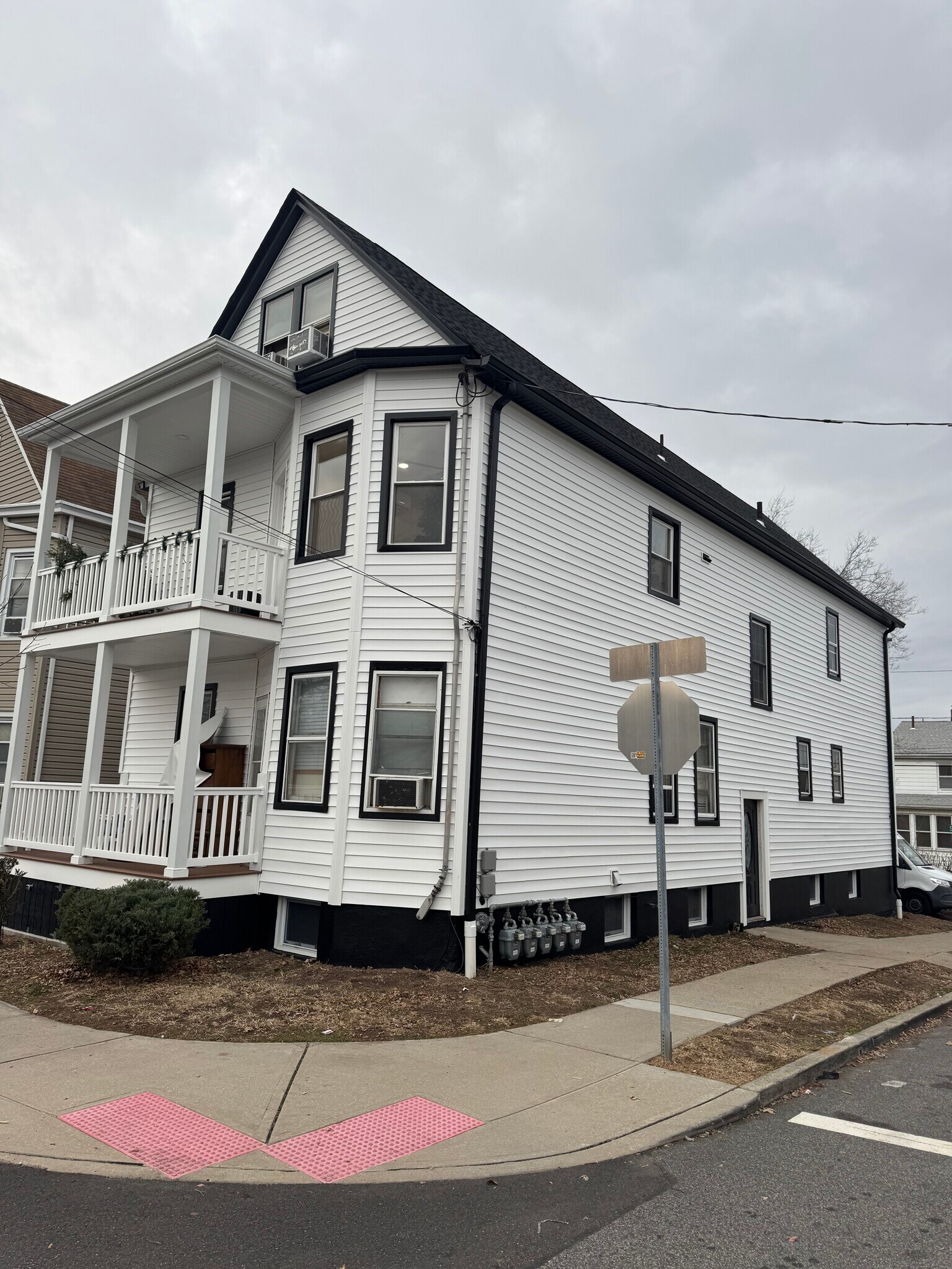 Building Photo - 116 Van Riper Ave