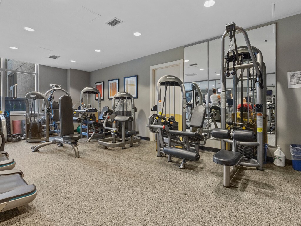 Building Photo - 811 4th St NW