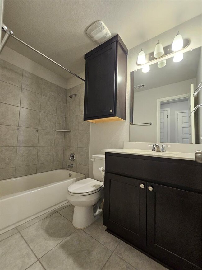 Building Photo - 1721 Artesian Spgs Xing