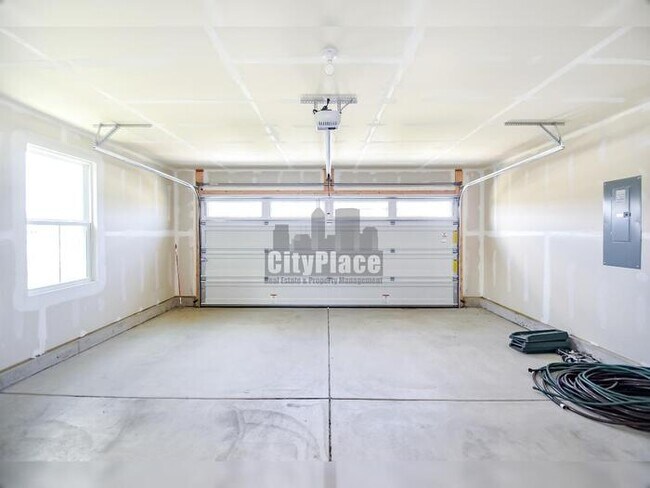 Building Photo - 7009 E Bean Blossom Dr