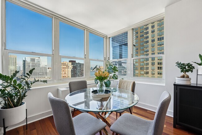 Building Photo - 88 Morgan St