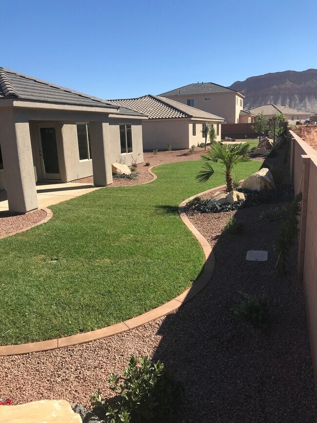 Building Photo - Beautiful Like New 4 bedroom home in Washington Fields!