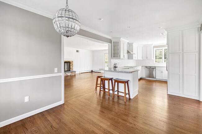 Building Photo - 41 Butternut Ln