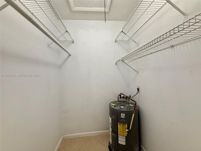 Building Photo - 10 SE 9th Ave