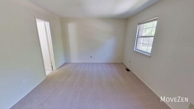 Building Photo - 5805 Nottoway Ct