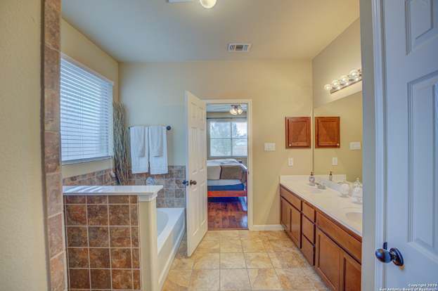 Building Photo - 398 Pecan Meadows