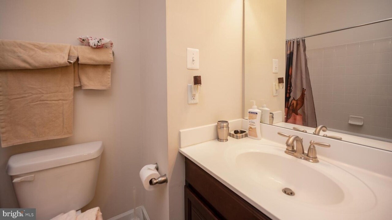 Building Photo - 15015 Nancy Gibbons Ter