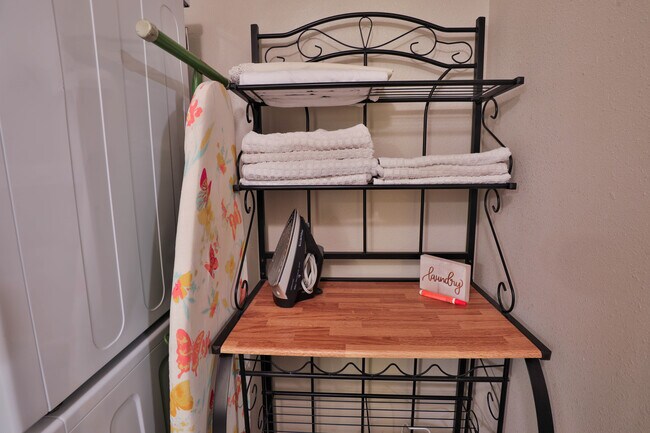 Building Photo - 2812 S Mill Ave