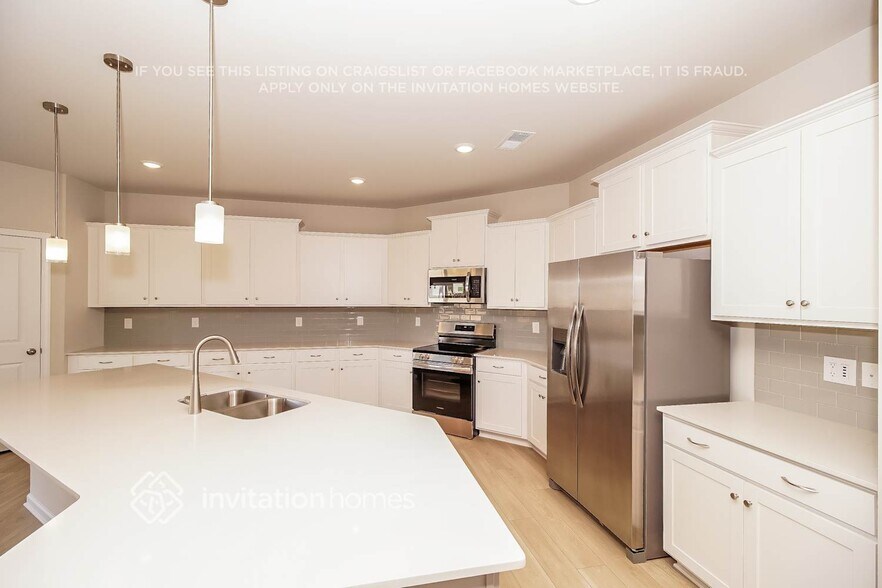 Building Photo - 6004 Oak Br Cir