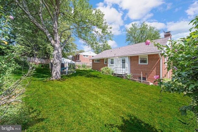 Building Photo - 10502 Glenhaven Dr