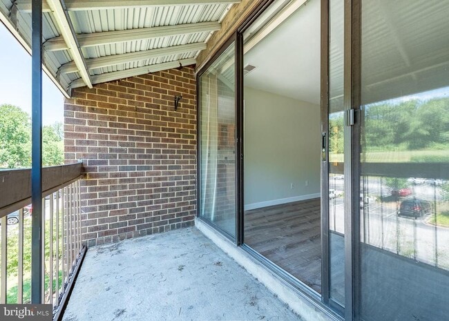 Building Photo - 8723 Hayshed Ln