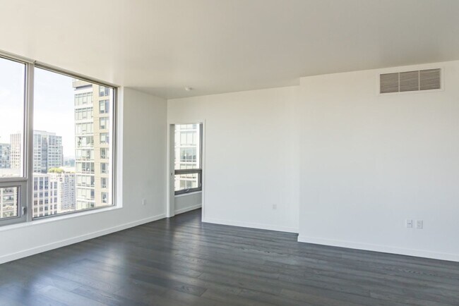 Building Photo - 2Bd/2Ba Seattle Condo