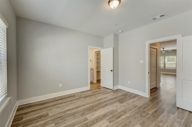 Building Photo - 4700 Colosseum Wy