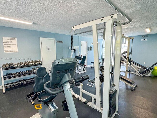 Building Photo - 1801 S Treasure Dr